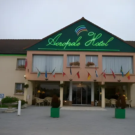 Hotel the Originals Bernay Acropole