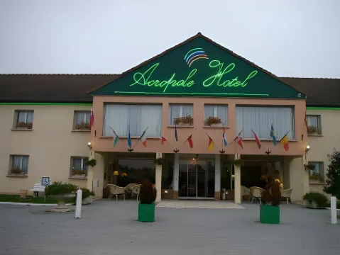 Hotel the Originals Bernay Acropole