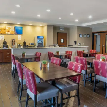 Comfort Suites Redding - Shasta Lake