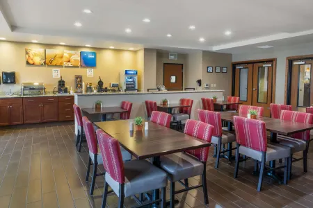 Comfort Suites Redding - Shasta Lake