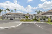 Quality Inn Kettleman City near Hwy 41 - parking