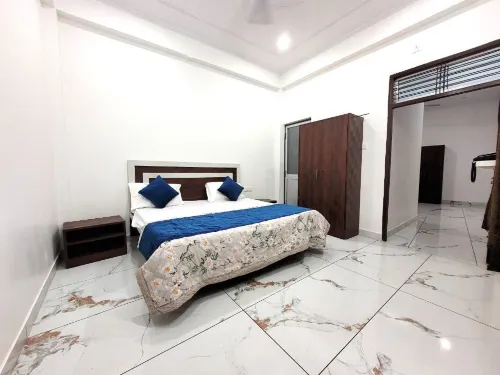 Hotel Ramghat Inn -in Front of Mandakini River 奇特拉庫特住宿飯店