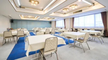 Minakuchi Century Hotel Отели рядом с достопримечательностью «Ruins of Minakuchi Castle ( Minakuchi Castle Museum)»