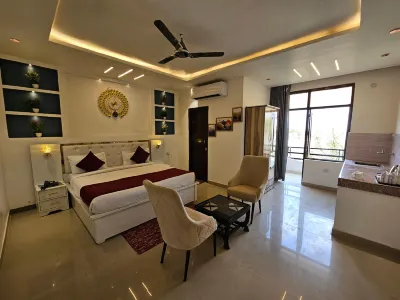 Elegance Resorts Hotel in zona Banke Bihari Temple