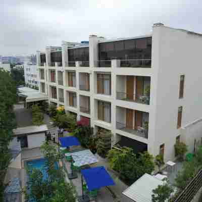 Ellaa Residences Hotel Exterior