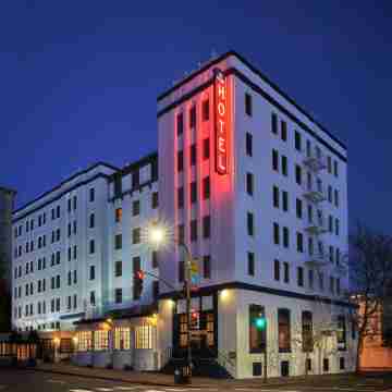 Graduate by Hilton Berkeley Hotel Exterior