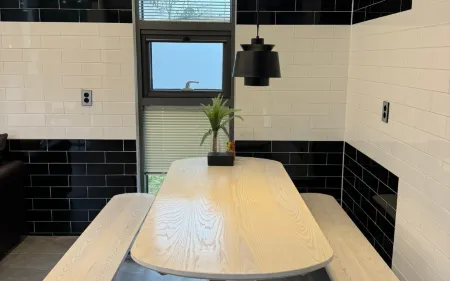 Seogwipo Stay Pension Отели рядом с достопримечательностью «Shinhwa Theme Park»