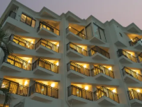 ＨＯＴＥＬ　Ｙ´ＲＩＳＥ　ＴＯ　ＵＲＡＳＯＥ 浦添のホテル