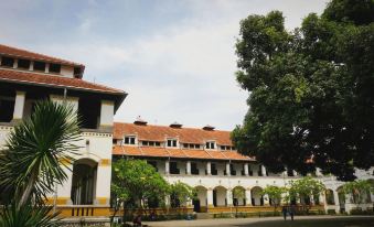 Warhol Residence Semarang Simpang Lima