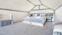 Domek Freedom Sun & Snow with Sauna and Jacuzzi Hotels in Gmina Wolin