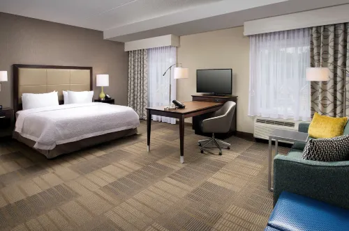 Hampton Inn & Suites by Hilton Falls Church Hotels in West Falls Church