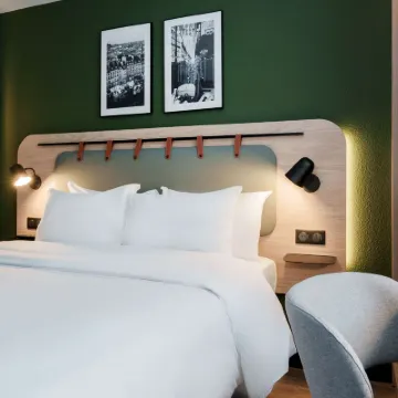 Campanile Paris Ouest - Pte de Champerret Levallois Hotels near LVMH Fragrance Brands