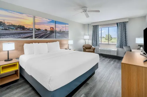 Days Inn by Wyndham Lamar Hotels in Lamar
