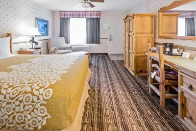 Days Inn by Wyndham Lebec Hotels near Outlets at Tejon