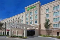 Holiday Inn Express & Suites Lamar Отели в г. Ламар