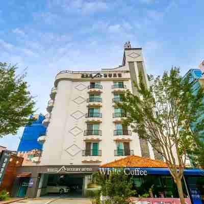 ホワイト ツーリスト ホテル Hotel Exterior