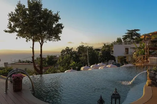 Don Giulio Luxury Rooms Jacuzzi Hotel a Vico Equense