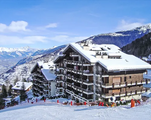 Hauts de Nendaz B OP Hotels in Conthey