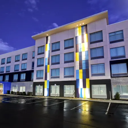Tru by Hilton Concord