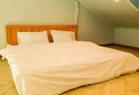 Chuncheon Dog pension Walk the Flower Path