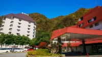 Kurobe Unazukionsen Yamanoha Hotel di 