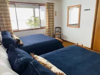 A place to GATHER on the Mighty Snake.  SPACIOUS 5 bedroom, Hot Tub and VIEW!