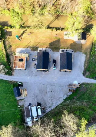 NEW PARADISE RETREAT - Hatfield Mccoy Trails - Rent 1-3 Cabins, Sleep up to 18