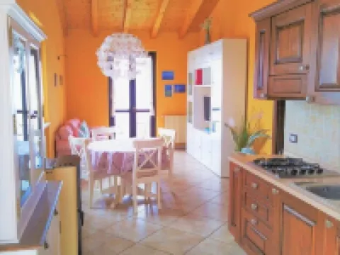 Beautiful 3-room apartment in a residence, pool, balcony, lake view, Lake Garda-Tignale ティニャーレのホテル