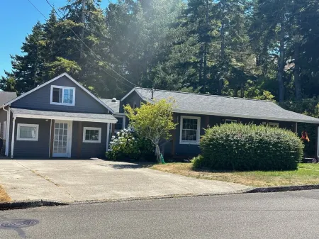 Wonderfully located near Bay Street and all the wonderful restaurants. Sauna! Отели рядом с достопримечательностью «Санд Мастер Парк - Сандбординг»