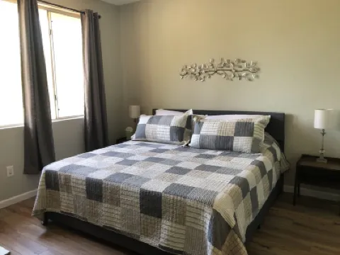 Newly Renovated Condo: Foothills View & Resort Amenities Hotels near South Mountain Park