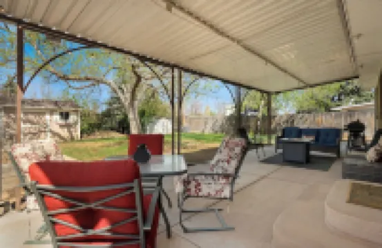 Family Friendly, AC, Covered Patio, Fenced Yard, Clean and Comfortable.