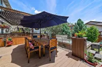 Basement Retreat - Hot Tub - Gnome Sweet Gnome! Hotels in Stapleton