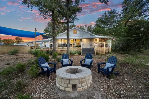 53 Acre Ranch w/Pool, Spa, Lake, Game Room & More!