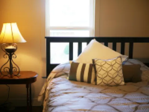 Quiet, Convenient Location w/ Great Amenities-Full Kitchen-Washer/Dryer-5g Wifi