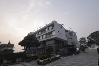 Moolchand Resorts Hotels in Jhangirpur
