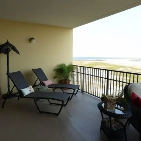 5 Star BeachAccommodations, Well Stocked, Book Now for 2026!!