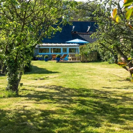 Old stone house between Crozon and Camaret (sea 200m)