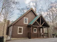 Reduced Rates in August! Cozy Cabin in Between Pigeon Forge and Gatlinburg