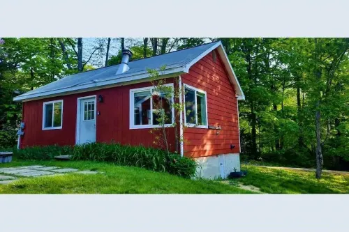 White Mountain Cozy Cottage with Touch of Modern Hotels in Campton