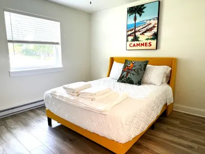 @MARGARITAVILLA@ Downtown Lake Geneva Hôtels à proximité de : Galena Garlic Company