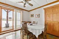 Comfy Country Condo - East