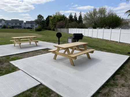 LOVELY 2 BEDROOM CONDO WITH POOL Отели в г. Рехобот-Бич