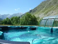 2/4-person apartment in a ground-floor chalet + Terrace + Swimming pool