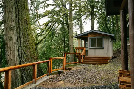 Three waterfalls, a river and Lodge.