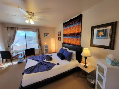 Sedona Eco-Friendly Condo w/ Pool: Walk to Shops Restaurants Golf & Trails