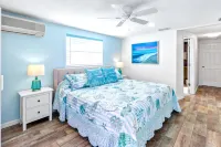 ☀️Bright & Luxurious Canal Front Home w/ Pool, 4 min to Beaches!☀️ - مسبح خاص