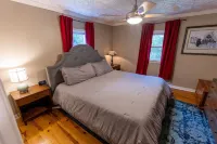 Cottage with stream, mountains, peaceful, quite, secluded, dog friendly.