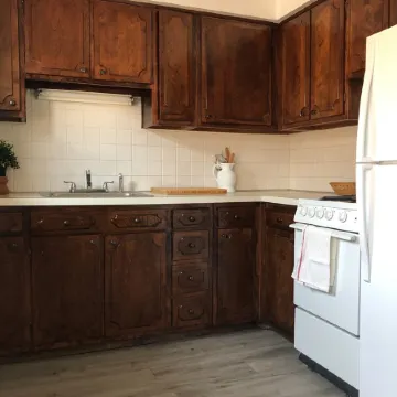 Cozy stay within one mile of downtown Delaware’s shops, restaurants and pubs.