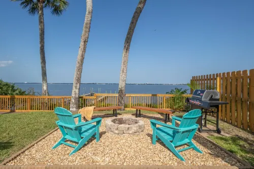 Fall Discount Riverfront Property - Minutes to Beach!