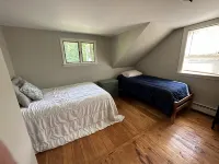 Classic New England Bunkhouse- Home for the whole family!